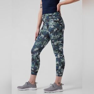 NWT Athleta Ultimate Stash 7/8 Tight Size S/PP/P In Cloud Camo Dress Blue